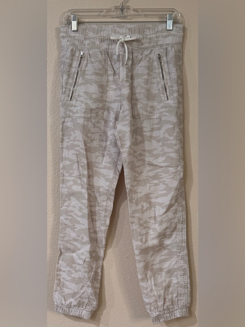 Athleta Cabo Tide 100% Linen Cargo Jogger Pants Camo Tan Beige Cream 2